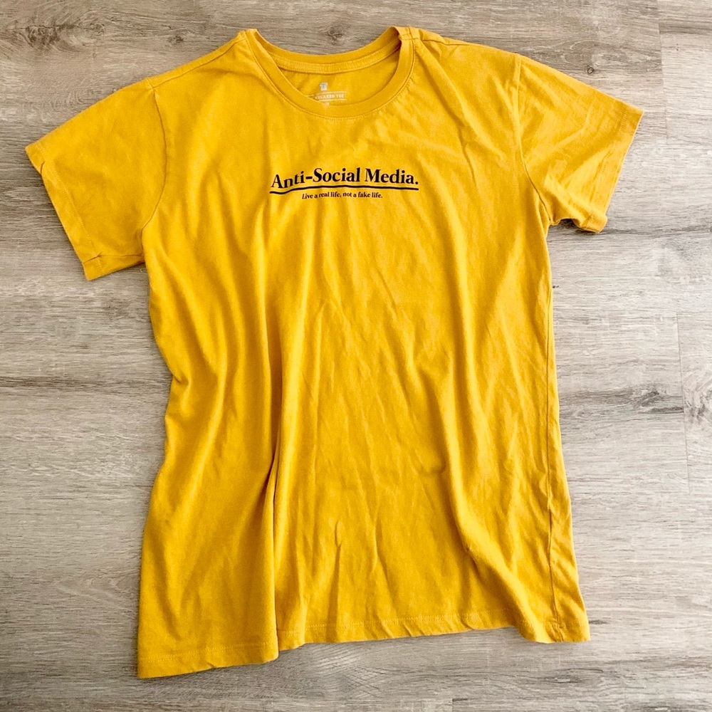 Mustard women’s  logo relaxed T-shirt size S